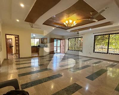 ای ۔ 11 اسلام آباد میں 3 کمروں کا 1 کنال بالائی پورشن 1.4 لاکھ میں کرایہ پر دستیاب ہے۔