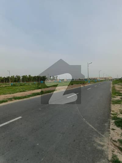 Possession plot on 150 ft road near park plot no 03 very reasonable price
