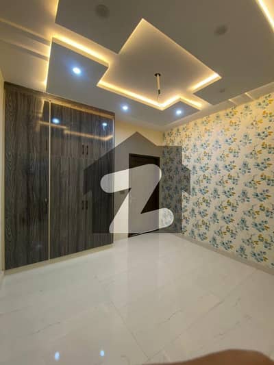 جوبلی ٹاؤن ۔ بلاک ایف جوبلی ٹاؤن,لاہور میں 5 کمروں کا 5 مرلہ مکان 2.25 کروڑ میں برائے فروخت۔