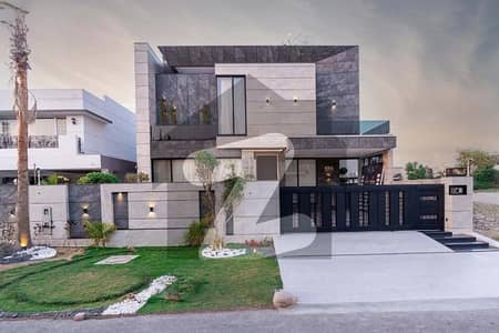 ڈی ایچ اے فیز 6 ڈیفنس (ڈی ایچ اے),لاہور میں 6 کمروں کا 1 کنال مکان 16.5 کروڑ میں برائے فروخت۔