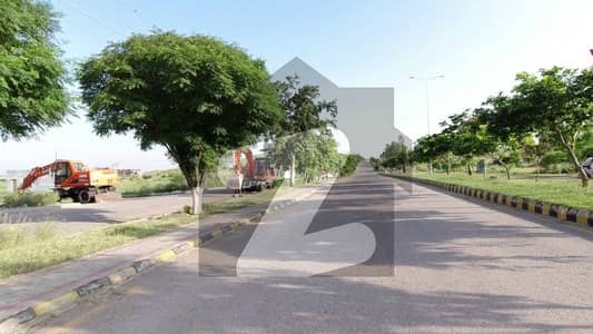 3rd To Corner Level Plot Close To Motorway M-1 Interchange