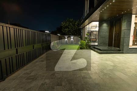 ڈیفینس رایا ڈی ایچ اے ڈیفینس,لاہور میں 5 کمروں کا 1 کنال مکان 12.9 کروڑ میں برائے فروخت۔