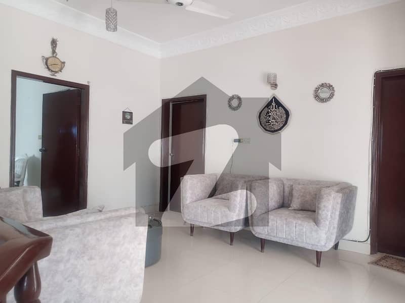 300 Yards banglow For sale 300 Yards banglow For sale