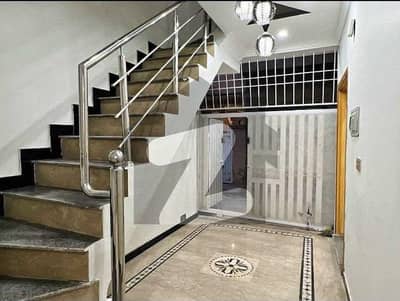 وکیل کالونی اسلام آباد ہائی وے,راولپنڈی میں 3 کمروں کا 4 مرلہ مکان 1.1 کروڑ میں برائے فروخت۔