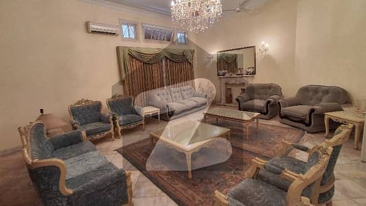 پارک ویو سٹی اسلام آباد میں 5 کمروں کا 37 کنال فارم ہاؤس 80.0 کروڑ میں برائے فروخت۔