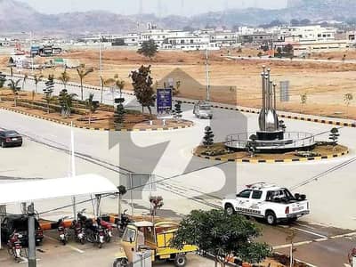 ایم پی سی ایچ ایس - بلاک ڈی ایم پی سی ایچ ایس ۔ ملٹی گارڈنز,بی ۔ 17,اسلام آباد میں 10 مرلہ رہائشی پلاٹ 1.65 کروڑ میں برائے فروخت۔