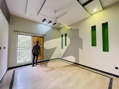 بحریہ ٹاؤن - اوورسیزبی بحریہ ٹاؤن اوورسیز انکلیو,بحریہ ٹاؤن,لاہور میں 3 کمروں کا 10 مرلہ بالائی پورشن 78.0 ہزار میں کرایہ پر دستیاب ہے۔