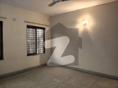 جوہر ٹاؤن فیز 1 - بلاک اے1 جوہر ٹاؤن فیز 1,جوہر ٹاؤن,لاہور میں 3 کمروں کا 5 مرلہ مکان 2.15 کروڑ میں برائے فروخت۔