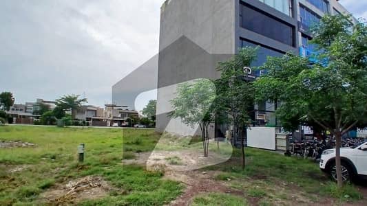 ڈی ایچ اے فیز 7 - سی سی اے 3 ڈی ایچ اے فیز 7,ڈیفنس (ڈی ایچ اے),لاہور میں 4 مرلہ کمرشل پلاٹ 2.9 کروڑ میں برائے فروخت۔ ڈی ایچ اے فیز 7 - سی سی اے 3 ڈی ایچ اے فیز 7,ڈیفنس (ڈی ایچ اے),لاہور میں 4 مرلہ کمرشل پلاٹ 2.9 کروڑ میں برائے فروخت۔