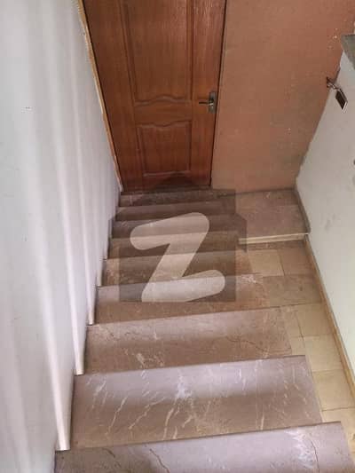 ڈی ایچ اے فیز 3 ڈیفنس (ڈی ایچ اے),لاہور میں 2 کمروں کا 1 کنال بالائی پورشن 80.0 ہزار میں کرایہ پر دستیاب ہے۔ ڈی ایچ اے فیز 3 ڈیفنس (ڈی ایچ اے),لاہور میں 2 کمروں کا 1 کنال بالائی پورشن 80.0 ہزار میں کرایہ پر دستیاب ہے۔