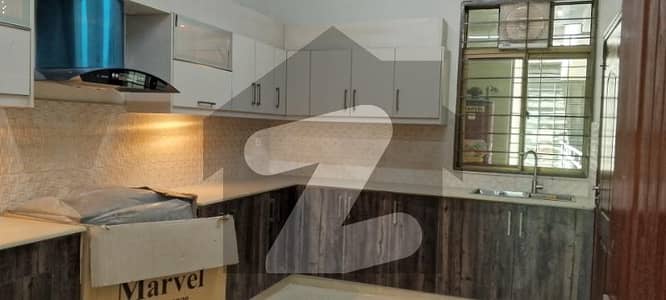 عسکری 11 عسکری,لاہور میں 3 کمروں کا 10 مرلہ فلیٹ 1.4 لاکھ میں کرایہ پر دستیاب ہے۔