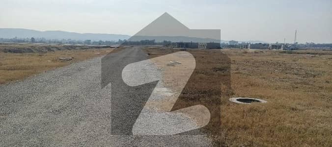 ایم پی سی ایچ ایس - بلاک اے ایم پی سی ایچ ایس ۔ ملٹی گارڈنز,بی ۔ 17,اسلام آباد میں 1 کنال رہائشی پلاٹ 3.6 کروڑ میں برائے فروخت۔