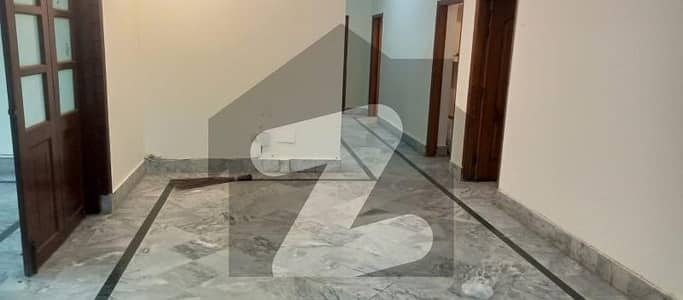 ای ۔ 11/4 ای ۔ 11,اسلام آباد میں 2 کمروں کا 8 مرلہ بالائی پورشن 70.0 ہزار میں کرایہ پر دستیاب ہے۔