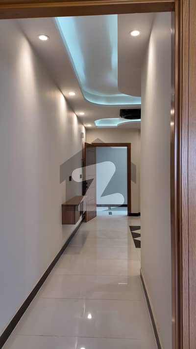 بحریہ ٹاؤن فیز 7 بحریہ ٹاؤن راولپنڈی,راولپنڈی میں 2 کمروں کا 6 مرلہ فلیٹ 2.03 کروڑ میں برائے فروخت۔