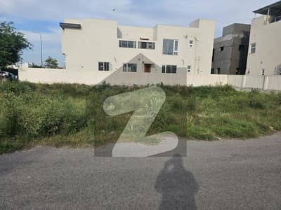 ڈی ایچ اے فیز 6 ڈیفنس (ڈی ایچ اے),لاہور میں 1 کنال رہائشی پلاٹ 7.4 کروڑ میں برائے فروخت۔