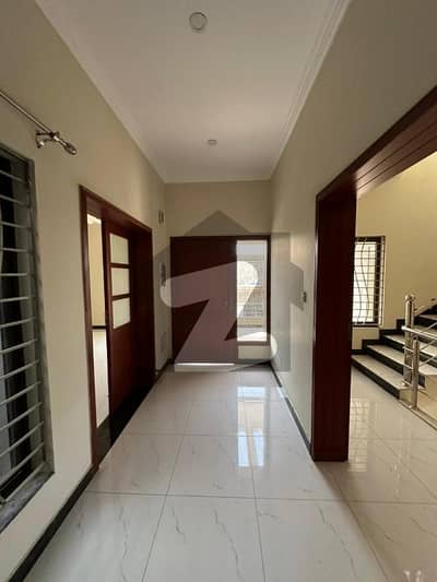 ایم پی سی ایچ ایس ۔ ملٹی گارڈنز بی ۔ 17,اسلام آباد میں 4 کمروں کا 10 مرلہ مکان 1.5 لاکھ میں کرایہ پر دستیاب ہے۔