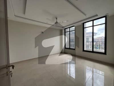 3 Bed Luxury Sami Furnished Non furnished Non Furnished Flat Available For Rent Gulberg Green