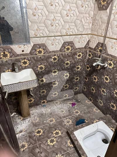 4 Marla Lower Portion For Rent (New Super Town )