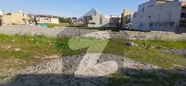 بنی گالہ اسلام آباد میں 5 مرلہ رہائشی پلاٹ 60.0 لاکھ میں برائے فروخت۔