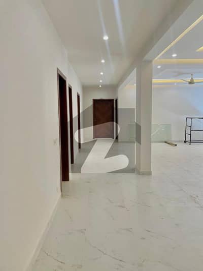 ڈی ۔ 12 اسلام آباد میں 3 کمروں کا 1 کنال زیریں پورشن 1.6 لاکھ میں کرایہ پر دستیاب ہے۔