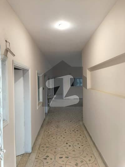 فیڈرل بی ایریا کراچی میں 6 کمروں کا 1 کنال بالائی پورشن 1.99 لاکھ میں کرایہ پر دستیاب ہے۔