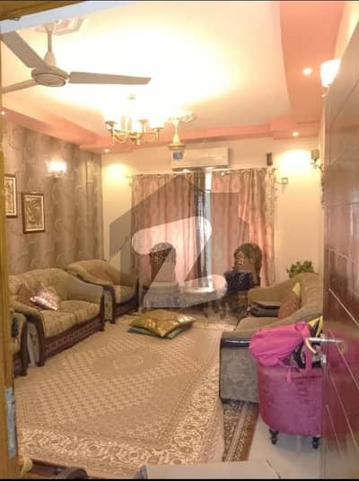 گلستانِِ جوہر ۔ بلاک 4 گلستانِ جوہر,کراچی میں 3 کمروں کا 7 مرلہ فلیٹ 1.65 کروڑ میں برائے فروخت۔