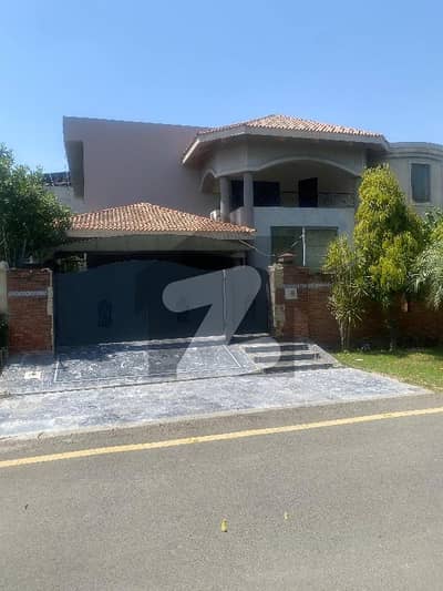 سوئی گیس ہاؤسنگ سوسائٹی لاہور میں 6 کمروں کا 1 کنال مکان 8.75 کروڑ میں برائے فروخت۔