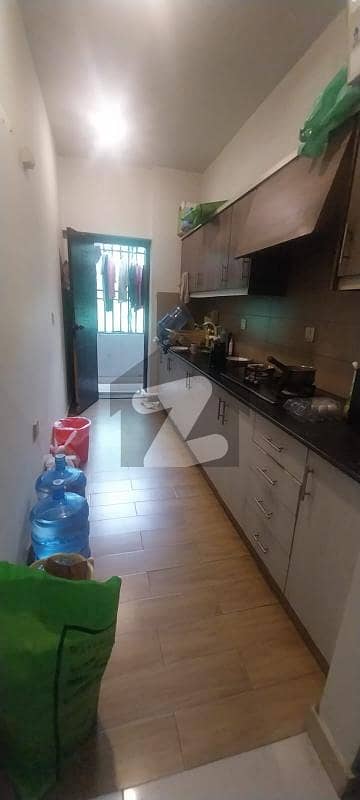 سحر کمرشل ایریا ڈی ایچ اے فیز 7,ڈی ایچ اے ڈیفینس,کراچی میں 3 کمروں کا 8 مرلہ فلیٹ 1.0 لاکھ میں کرایہ پر دستیاب ہے۔