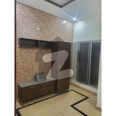 سبزہ زار سکیم لاہور میں 3 کمروں کا 3 مرلہ مکان 1.0 کروڑ میں برائے فروخت۔