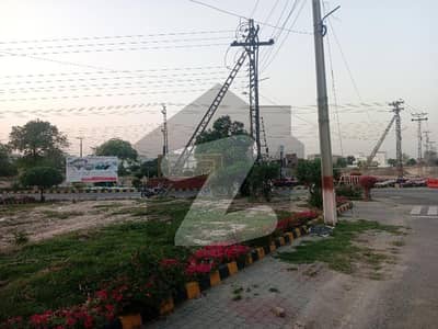 اے ڈبلیو ٹی فیز 2 ۔ بلاک ای اے ڈبلیو ٹی فیز 2,اے ڈبلیو ٹی آرمی ویلفیئر ٹرسٹ,رائیونڈ روڈ,لاہور میں 1 کنال رہائشی پلاٹ 1.9 کروڑ میں برائے فروخت۔