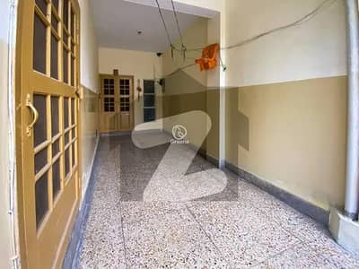 جی ۔ 8 اسلام آباد میں 5 کمروں کا 11 مرلہ مکان 11.0 کروڑ میں برائے فروخت۔