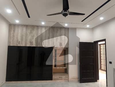 آئی ای پی انجنیئرز ٹاؤن ۔ سیکٹر اے آئی ای پی انجینئرز ٹاؤن,لاہور میں 4 کمروں کا 1 کنال بالائی پورشن 1.25 لاکھ میں کرایہ پر دستیاب ہے۔