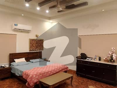 Semi Furnished 1000 Yards Banglow for rent Semi Furnished 1000 Yards Banglow for rent