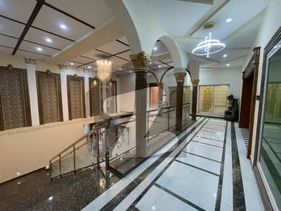 آفیسرز گارڈن کالونی ورسک روڈ,پشاور میں 8 کمروں کا 1 کنال مکان 11.0 کروڑ میں برائے فروخت۔