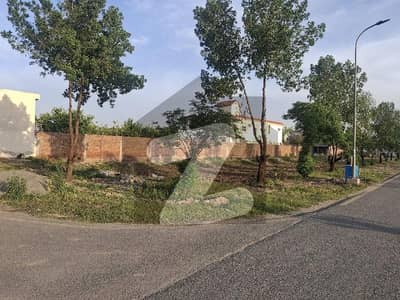 لاھور موٹروے سٹی لاہور میں 2 کنال رہائشی پلاٹ 2.4 کروڑ میں برائے فروخت۔