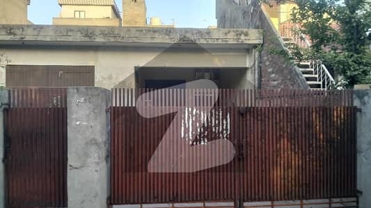 کالج روڈ لاہور میں 1 کنال کمرشل پلاٹ 10.0 کروڑ میں برائے فروخت۔