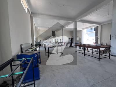 راوت انڈسٹریل اسٹیٹ راولپنڈی میں 2 کنال Studio عمارت 8.6 کروڑ میں برائے فروخت۔