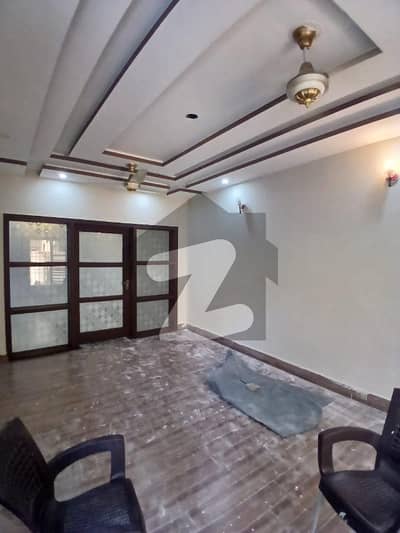 واپڈا ٹاؤن فیز 1 واپڈا ٹاؤن,لاہور میں 5 کمروں کا 10 مرلہ مکان 1.85 لاکھ میں کرایہ پر دستیاب ہے۔