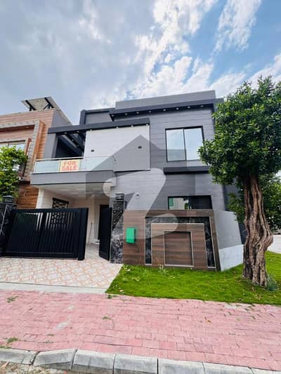 5.25 Marla Luxury Corner House For Sale In Bahria Orchard Phase 1 (LDA Approved)