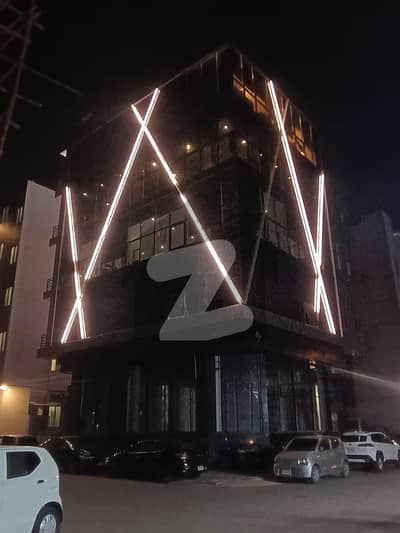 Hot investment opportunity 200 yards building available for sale in Murtuza Commercial area