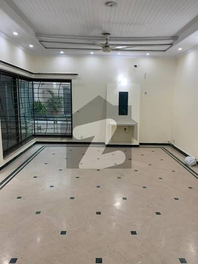HOT LOCTION ONE KANAL UPPER PORTION FOR RENT IN DHA PHASE 4 , HOT LOCTION ONE KANAL UPPER PORTION FOR RENT IN DHA PHASE 4 ,