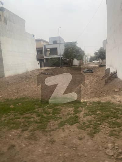 Prime Location 5 Marla Residential Plot For sale In Park View City