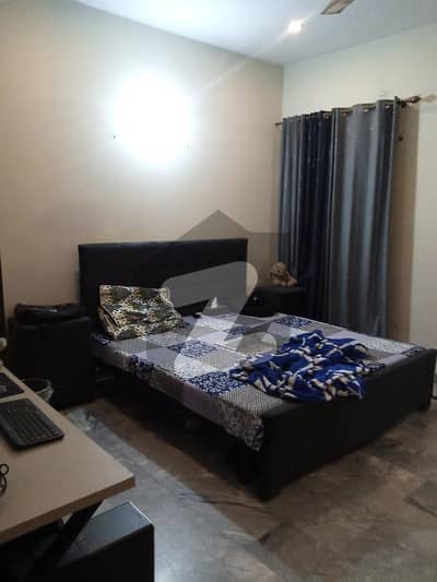 پی سی ایس آئی آر سٹاف کالونی لاہور میں 2 کمروں کا 10 مرلہ بالائی پورشن 52.0 ہزار میں کرایہ پر دستیاب ہے۔