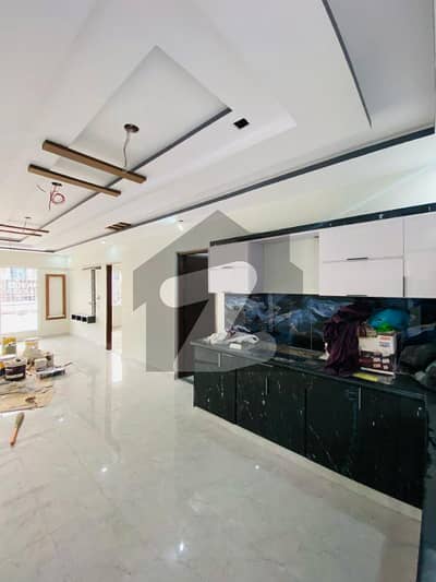 گلستانِِ جوہر ۔ بلاک 13 گلستانِ جوہر,کراچی میں 3 کمروں کا 7 مرلہ فلیٹ 1.75 کروڑ میں برائے فروخت۔