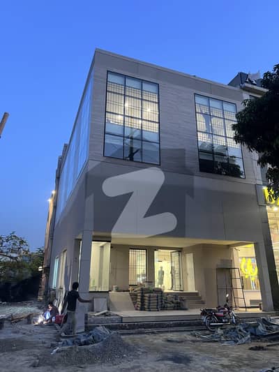 ڈی ایچ اے فیز 3 - بلاک وائے فیز 3,ڈیفنس (ڈی ایچ اے),لاہور میں 8 مرلہ Studio عمارت 9.5 لاکھ میں کرایہ پر دستیاب ہے۔