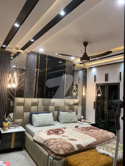 کے ڈی اے سکیم 1 کراچی میں 6 کمروں کا 10 مرلہ مکان 12.5 کروڑ میں برائے فروخت۔