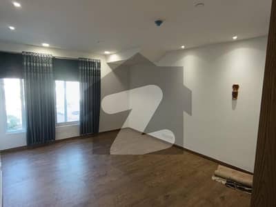 پینٹا سکوائر بائے ڈی ایچ اے لاهور ڈی ایچ اے فیز 5,ڈیفنس (ڈی ایچ اے),لاہور میں 3 کمروں کا 9 مرلہ فلیٹ 2.0 لاکھ میں کرایہ پر دستیاب ہے۔