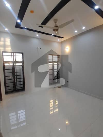 ڈی ایچ اے 11 رہبر سیکٹر 2 ڈی ایچ اے 11 رہبر,لاہور میں 1 کمرے کا 5 مرلہ زیریں پورشن 45.0 ہزار میں کرایہ پر دستیاب ہے۔