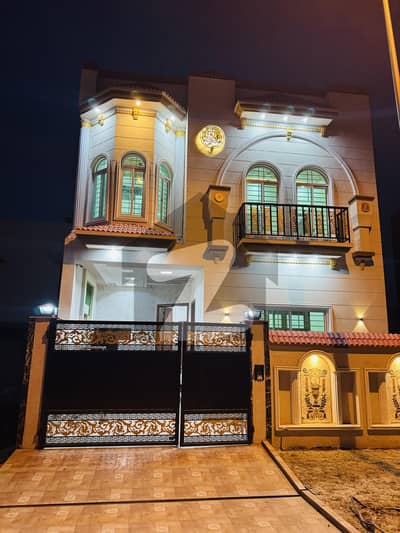 سٹی ہاؤسنگ سرگودھا روڈ سٹی ہاؤسنگ,فیصل آباد میں 3 کمروں کا 5 مرلہ مکان 1.65 کروڑ میں برائے فروخت۔