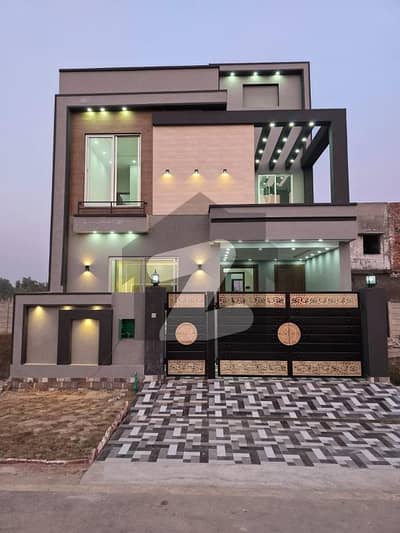 Prime Location 5 Marla House In Bahria Nasheman For sale At Good Location